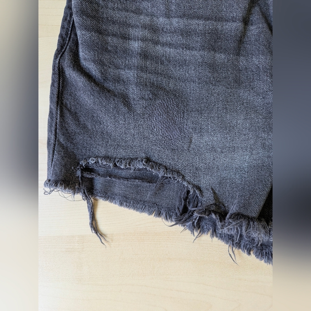 LEVI'S 501 Black‎ Distressed Cut Off Denim Shorts - Picture 6 of 16